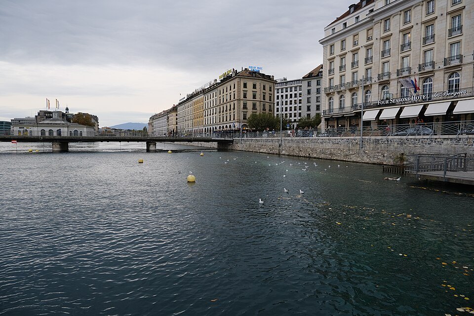 The Quai des Bergues along the river, seen from beside the Pont du Mont-Blanc