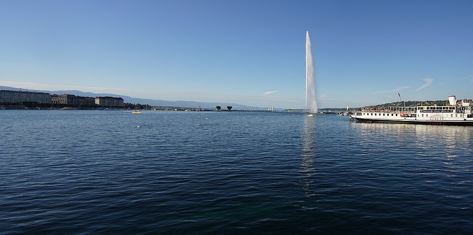 The Jet d'Eau and a lake steamer seen from the Pont du Mont-Blanc