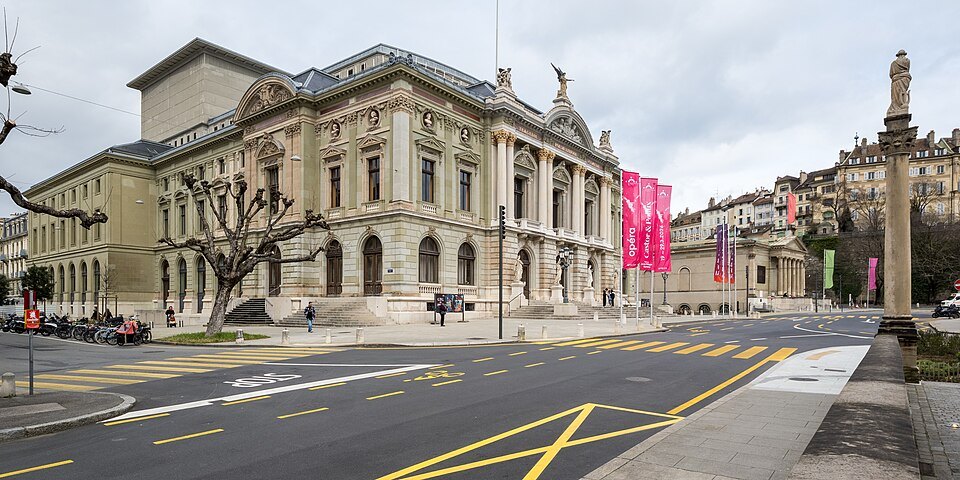 Place de Neuve and the Grand Théâtre
