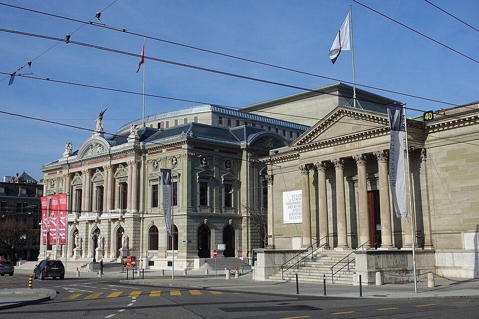 The Grand Théâtre and the columned Musée Rath on the Place de Neuve