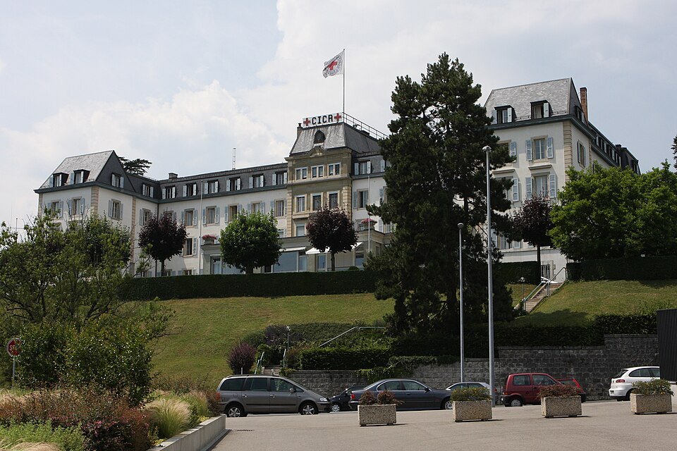 The Red Cross buildings above the museum's forecourt and parking