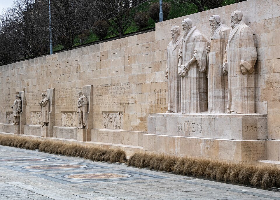 The long Reformation Wall with its smaller figures and the central group